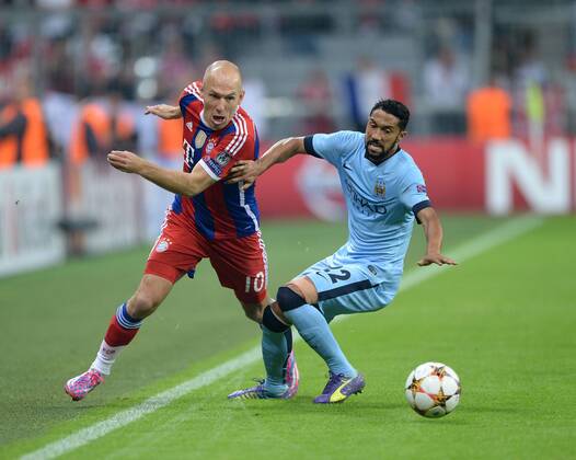 FUSSBALL CHAMPIONS LEAGUE SAISON 2014 2015 Vorrunde FC Bayern München - Manchester City 17.09.2014 Arjen Robben (FC Bayern München links) gegen Gael Clichy (Manchester City) 