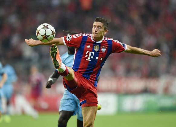 FUSSBALL CHAMPIONS LEAGUE SAISON 2014 2015 Vorrunde FC Bayern München - Manchester City 17.09.2014 Robert Lewandowski (FC Bayern München) am Ball 