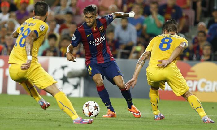 BARCELONA, Sept. 17, 2014 -- Barcelona s Neymar da Silva Santos Junior breaks through during the group match of UEFA Champions League against Apoel FC, at the Camp Nou stadium in Barcelona on September 17, 2014. Barcelona won 1-0. ) (SP)SPAIN-BARCELONA-FOOTBALL-UEFA CHAMPIONS LEAGUE PauxBarrena 