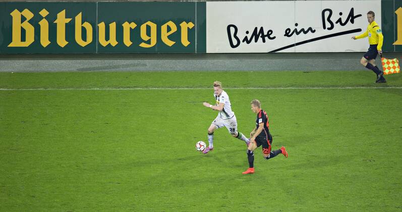 Mönchengladbach, 24.09.2014, Borussia Park Andre Hahn (BMG), Matthias Ostrzolek (HSV) VfL Borussia Mönchengladbach - Hamburger SV (Hamburg HSV) mm