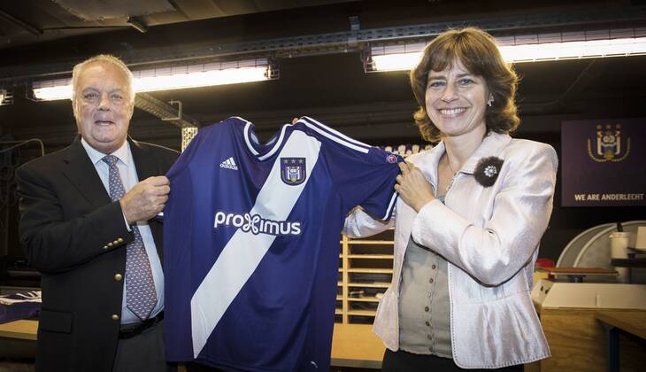 - ANDERLECHT, BELGIUM: Anderlecht chairman Roger Vanden Stock and Belgacom CEO Dominique Leroy pictured during a press conference to present the new outfit for Champions League of soccer team RSC Anderlecht, Monday 29 September 2014, in Anderlecht, Brussels. JASPERxJACOBS  Aufmacher premiumd 24245