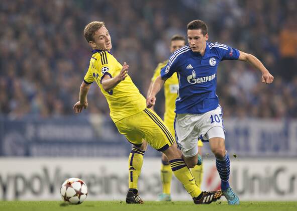 Gelsenkirchen, 30.09.2014, Veltins Arena, Fußball Julian Draxler (S04) im Duell FC Schalke 04 - NK Maribor