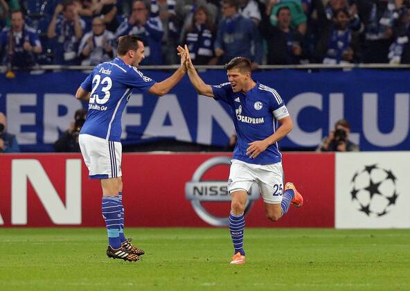 30.09.2014, xovx, Fussball Champions League, FC Schalke 04 - NK Maribor, Jubel bei v.l. Christian Fuchs (FC Schalke 04) und Klaas-Jan Huntelaar (FC Schalke 04) nach dem Tor zum 1:1, Freisteller.