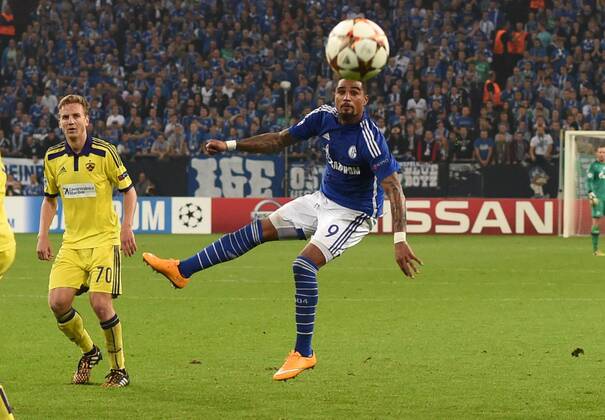 30.09.2014, Fussball, Saison 2014 15, UEFA Champions League, Vorrunde, FC Schalke 04 - NK Maribor 1:1 Kevin-Prince Boateng, Kevin Prince Boateng (Schalke 04), re., in Aktion, links, Ales Mertelj (NK Maribor)