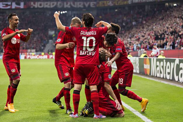 Leverkusen, 01.10.2014, BayArena Torjubel: Stefan Kiessling (Bayer), Heung-Min Son (Bayer) Hakan Calhanoglu (Bayer), Karim Bellarabi (Bayer) Bayer Leverkusen - Benfica Lissabon mm