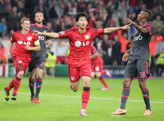 01.10.2014, xjfx, Fussball Champions League, Bayer 04 Leverkusen - Benfica Lissabon, v.l. Goal scored, Tor zum 2:0 Heung-Min Son (Bayer Leverkusen),jubeln jubelt