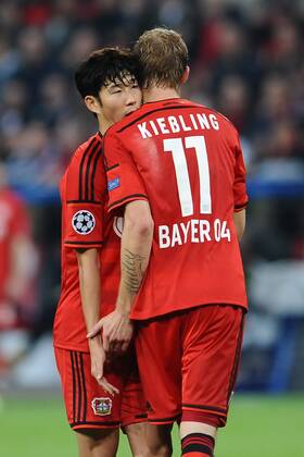 Fußball Champions League Gruppenphase 2.Spieltag Bayer Leverkusen - Benfica Lissabon am 01.10.2014 in der BayArena in Leverkusen Son Heung-Min ( Leverkusen ), links - Stefan Kiessling ( Leverkusen ), rechts