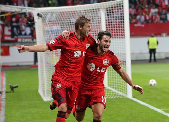 Champions League : Bayer 04 Leverkusen- Benfica Lissabon 2.Spieltag Torjubel bei Bayer : Stefan Kießling und Hakan Calhanoglu jubel zum 1:0. Champions League : Bayer 04 Leverkusen--Benfica Lissabon 2.Spieltag