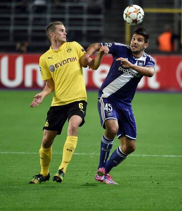Alexandar Mitrovic of RSC Anderlecht and Sven Bender of Borussia Dortmund FOOTBALL : Anderlecht vs Dortmund - Ligue des Champions - Bruxelles - 01 10 2014 PhotoNews Panoramic 