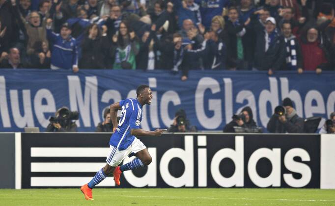 Gelsenkirchen, 21.10.2014, Veltins Arena, Fußball Torjubel: Chinedu Obasi (S04) FC Schalke 04