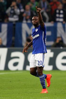 FC Schalke 04 vs. Sporting Lissabon --- Fussball --- Champions League --- 21.10.2014 Chinedu Obasi (Schalke), jubelt nach seinem Treffer zum 1-1, Freisteller, Einzelbild, Jubel, Freude