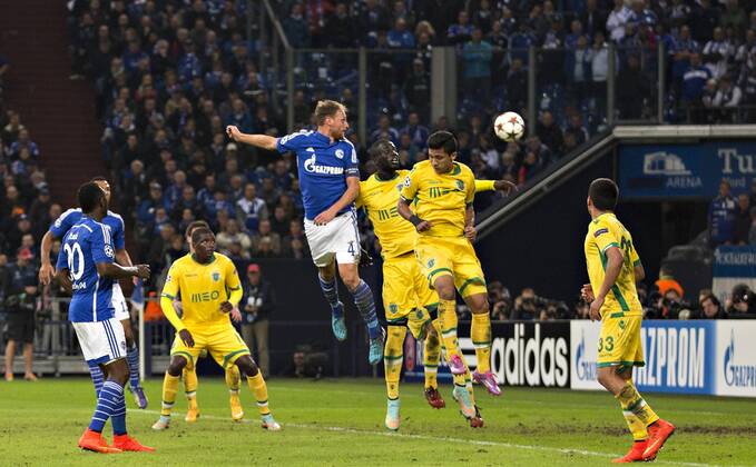 Gelsenkirchen, 21.10.2014, Veltins Arena, Fußball Tor zum 3:1 durch Benedikt Höwedes (S04) FC Schalke 04 - Sporting Lissabon