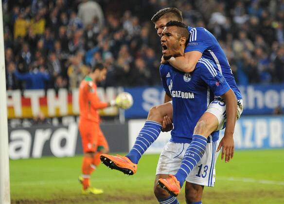21.10.2014, xFUx, Fussball Champions League, FC Schalke 04 - Sporting Lissabon, v.l. Klaas Jan Huntelaar (FC Schalke 04), Eric Maxim Choupo Moting (FC Schalke 04) Torjubel, Goal celebration, celebrate the goal zum 4:3