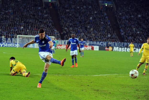 Championsleague: FC Schalke 04 - Sporting Lissabon 21.10.2014. Klaas-Jan Huntelaar (S04) erzielt völlig freistehend das Tor zum 2:1. HM