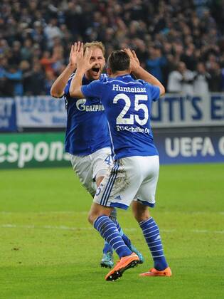 21.10.2014, xFUx, Fussball Champions League, FC Schalke 04 - Sporting Lissabon, v.l. Benedikt Höwedes (FC Schalke 04), Klaas Jan Huntelaar (FC Schalke 04) Torjubel, Goal celebration, celebrate the goal zum 3:1