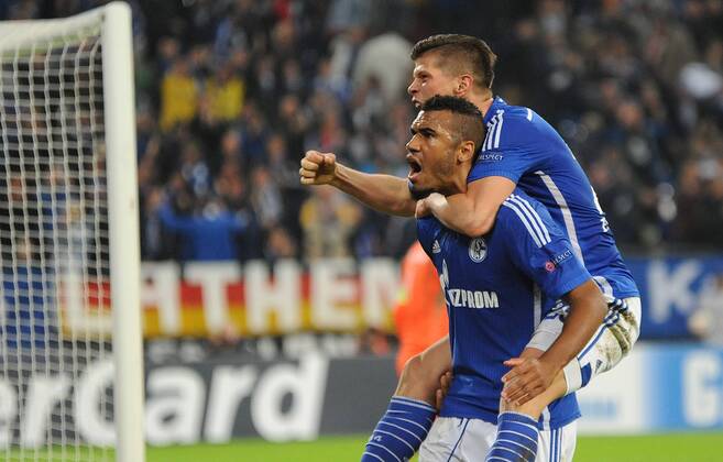 21.10.2014, xFUx, Fussball Champions League, FC Schalke 04 - Sporting Lissabon, v.l. Eric Maxim Choupo Moting (FC Schalke 04), Klaas Jan Huntelaar (FC Schalke 04) Torjubel, Goal celebration, celebrate the goal zum 4:3