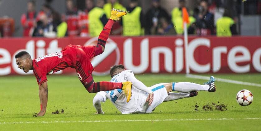 Wendell (Bayer), Javi Garcia (Zenit) 22.10.2014, Leverkusen, Bayer 04 Leverkusen vs. FC Zenit St.Petersburg Â