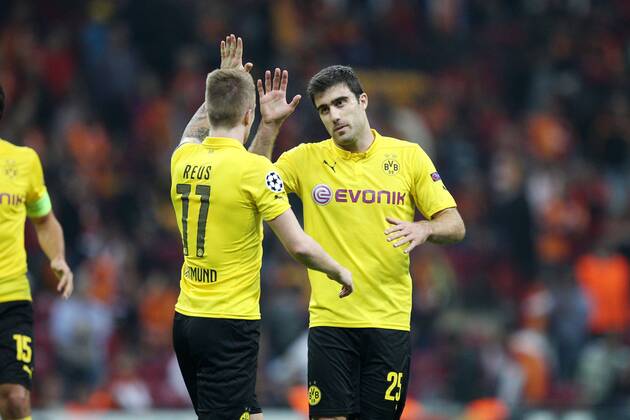l-r: Torjubel von Marco Reus 11 (Borussia Dortmund) und Sokratis 25 (Borussia Dortmund) Galatasaray Istanbul vs. Borussia Dortmund, Fussball, Champions League, 22.10.2014, EP_CKT