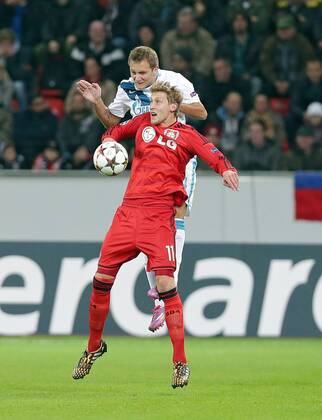 22.10.2014, xovx, Bayer Leverkusen - Zenit St.Petersburg, v.l. Kopfballduell zwischen Domenico Criscito (Zenit St. Petersburg) und Stefan Kiessling (Bayer 04 Leverkusen), Aktion.
