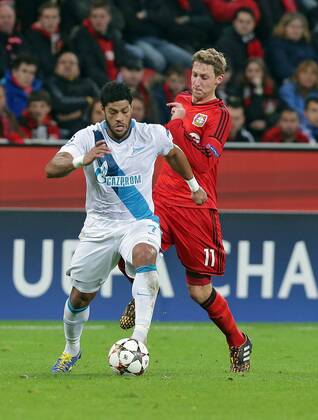 22.10.2014, xovx, Bayer Leverkusen - Zenit St.Petersburg, v.l. Hulk (Zenit St. Petersburg), Stefan Kiessling (Bayer 04 Leverkusen), Aktion.