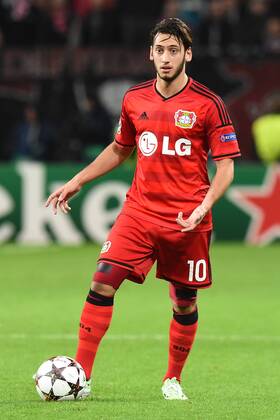 Fußball Champions League Gruppenphase Bayer Leverkusen - Zenit St. Petersburg am 22.10.2014 in der BayArena in Leverkusen Hakan Calhanoglu ( Leverkusen )