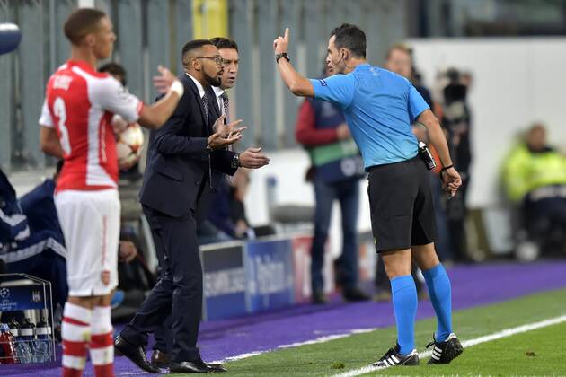 Team Manager Gunther Van Handenhoven of RSC Anderlecht discusses with referee Carlos Velasco Carballo FOOTBALL : Anderlecht vs Arsenal - Ligue des Champions - 3e journee - Gr D - 22 10 2014 Photonews Panoramic 