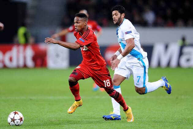 Fußball Champions League Gruppenphase 3.Spieltag Bayer Leverkusen - Zenit St. Petersburg am 22.10.2014 in der BayArena in Leverkusen Wendell ( Leverkusen ), links - Hulk ( St. Petersburg ), rechts