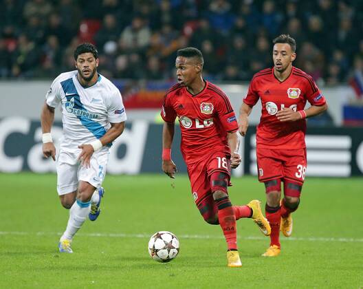 22.10.2014, xovx, Bayer Leverkusen - Zenit St.Petersburg, v.l. Hulk (Zenit St. Petersburg), Wendell (Bayer 04 Leverkusen), Karim Bellarabi (Bayer 04 Leverkusen), Aktion.