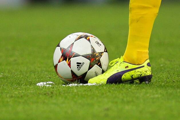 Fussball mit Freistossschaum Galatasaray Istanbul vs. Borussia Dortmund, Fussball, Champions League, 22.10.2014, EP_CKT