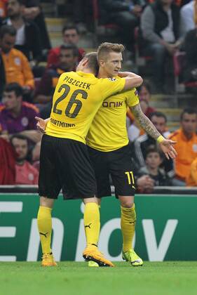 l-r: Torjubel von Lukasz Piszczek 26 (Borussia Dortmund) und Marco Reus 11 (Borussia Dortmund) Galatasaray Istanbul vs. Borussia Dortmund, Fussball, Champions League, 22.10.2014, EP_CKT