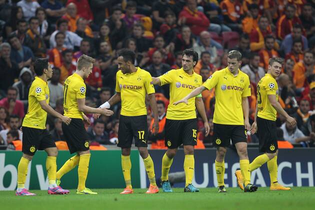 die Mannschaft freut sich ueber das Tor von Marco Reus 11 (Borussia Dortmund) Galatasaray Istanbul vs. Borussia Dortmund, Fussball, Champions League, 22.10.2014, EP_CKT