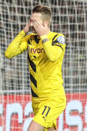 Deutschland,Hamburg, Millerntorstadion, Fussball, DFB Pokal Runde 2, Saison 2014 2015, FC St. Pauli - Borussia Dortmund , Marco Reus (BVB) bejubelt das 0:2