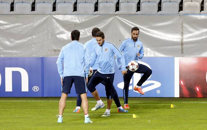 Koke y Juanfran. Atletico training session. In this picture, Koke and Juanfran. xPABLOGARCIAx 