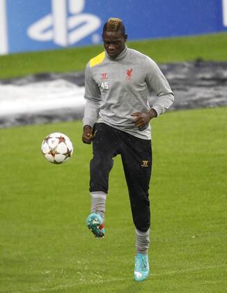 FC Liverpool training session in Madrid at Bernabeu stadium. In this picture, Mario Balotelli. xANGELxRIVEROx 