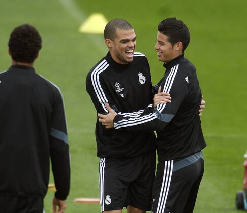 Real Madrid training session Pepe and James Rodriguez. xBEATRIZxGUZMANx 