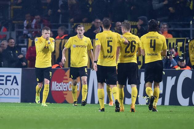 Aktuell Fussball, Champions League, Borussia Dortmund - Galatasaray Istanbul Fußball Champions League Gruppenphase 4.Spieltag Borussia Dortmund - Galatasaray Istanbul am 04.11.2014 im Signal Iduna Park in Dortmund Torjubel zum 1:0 durch Marco Reus ( Dortmund ), links
