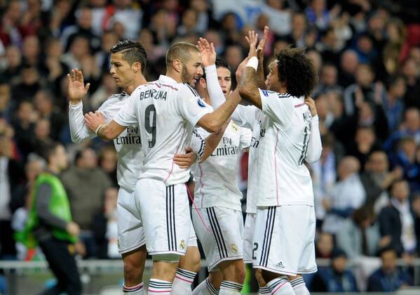 Aktuell Fussball, Champions League, Real Madrid - FC Liverpool Real Madrid Forward, Karim Benzema , number 9 celebrates after scoring a goal (1,0). Round 4 of the CHAMPIONS league, soccer match between Real Madrid - Liverpool FC at the Santiago Bernabeu stadium, Madrid - Spain by November 4, 2014. . 