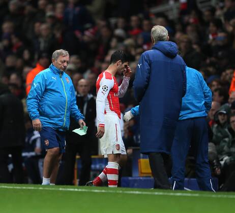 Arsenal s Mikel Arteta looks on dejected after going off injured - Champions League Group D - Arsenal vs Anderlecht- Emirates Stadium - London - England - 4th November 2014 - Picture David Klein Sportimage EDITORIAL USE ONLY. No use with unauthorised audio, video, data, fixture lists, club league logos or live services. Online in-match use limited to 120 images, no video emulation. No use in betting, games or single club league player publications.