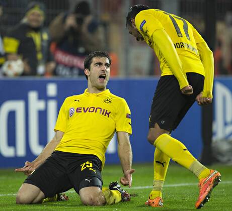 Aktuell Fussball, Champions League, Borussia Dortmund - Galatasaray Istanbul Dortmund, 04.11.2014, Signal-Iduna-Park Torjubel: Sokratis (BvB), Pierre-Emerick Aubameyang (BvB) Borussia Dortmund - Galatasaray Istanbul