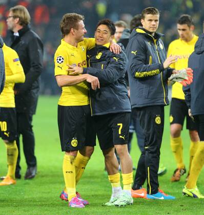 Dienstag 04.11.2014, Saison 2014 2015, UEFA Champions League, 4. Spieltag im Signal Iduna Park, BVB Borussia Dortmund - Galatasaray Istanbul 4:1, Dortmunder Jubel nach Schlusspfiff: Ciro Immobile (BVB) und Shinji Kagawa (BVB), v.l.