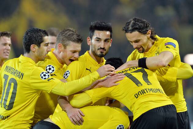 Borussia Dortmund vs. Galatasaray Istanbul --- Fussball --- Champions League --- 04.11.2014 Dortmund, Torjubel nach dem 3:1, von links: Henrikh Mkhitaryan, Lukasz Piszczek, Ilkay Gündogan, Guendogan, Pierre-Emerick, Pierre Emerick Aubameyang, Neven Subotic, Mannschaft, Team, Freude, Mimik, Gestik, halbe Figur, Highlight