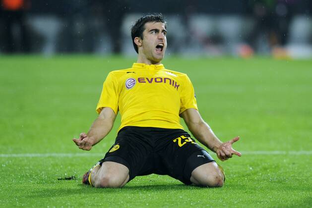 Fussball, UEFA Champions League, Herren, Saison 2014 2015, Gruppe D, 4. Spieltag, Signal Iduna Park Dortmund, Bor. Dortmund, BVB (gelb) - Galatasaray Istanbul (weiss) 4:1; Jubel Sokratis (BVB) nach seinem Tor zum 2:0. Jubel, Freude, Aktion, Einzelbild.