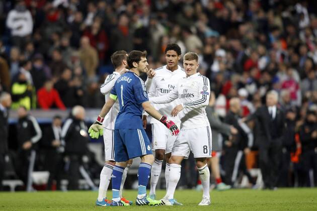 Iker Casillas, Raphael Varane and Toni Kroos of Real Madrid Real Madrid - FC Liverpool  (20190894)