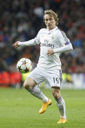 Real Madrid s Luka Modric during Champions League soccer match between Real Madrid and Liverpool at Santiago Bernabeu stadium in Madrid, Spain. November 04, 2014.  (20190900)