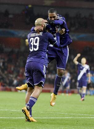 Aktuell Fussball, Champions League, FC Arsenal - RSC Anderlecht Anthony Vanden Borre of RSC Anderlecht and Youri Tielemans of RSC Anderlecht - Joie FOOTBALL : Arsenal vs Anderlecht - Ligue des Champions - 04 11 2014 PhotoNews Panoramic 