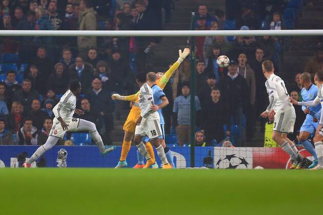 Aktuell Fussball, Champions League, Manchester City - ZSKA Moskau Seydou Doumbia of CSKA opens the scoring with the first goal - Manchester City vs. CSKA Moscow - UEFA Champions League - Etihad Stadium - Manchester - 05 11 2014 Pic Philip Oldham Sportimage EDITORIAL USE ONLY. No use with unauthorised audio, video, data, fixture lists, club league logos or live services. Online in-match use limited to 120 images, no video emulation. No use in betting, games or single club league player publications.