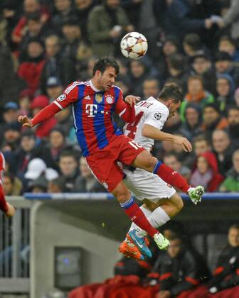 05.11.2014, Fussball Champions League 2014 2015, Vorrunde, 4.Spieltag, FC Bayern München - AS Rom, in der Allianzarena München. v.li: Juan Bernat (Bayern) gegen Alessandro Florenzi (AS Rom). 