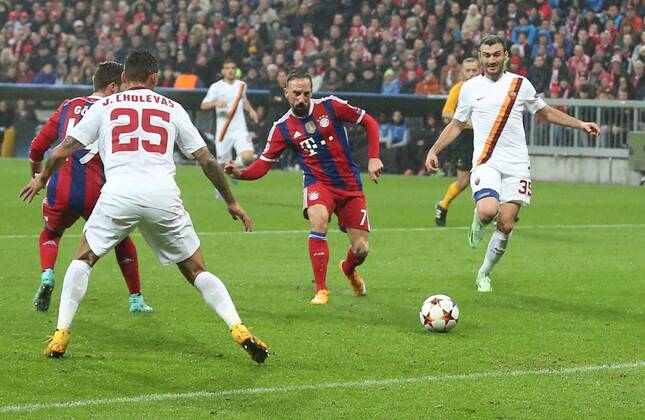 Frank RIBERY, FCB 7 Torschuss, schiesst das Tor zum 1-0 FC BAYERN MUENCHEN - AS ROM , Fussball UEFA Champions League, Gruppenphase, Muenchen, 05.11.2014 CL Saison 2014 2015, FCB, Muenchen