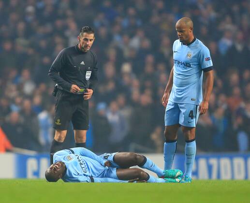 Aktuell Fussball, Champions League, Manchester City - ZSKA Moskau 3 Yaya Toure of Manchester City grimaces following a challenge - Manchester City vs. CSKA Moscow - UEFA Champions League - Etihad Stadium - Manchester - 05 11 2014 Pic Philip Oldham Sportimage EDITORIAL USE ONLY. No use with unauthorised audio, video, data, fixture lists, club league logos or live services. Online in-match use limited to 120 images, no video emulation. No use in betting, games or single club league player publications.