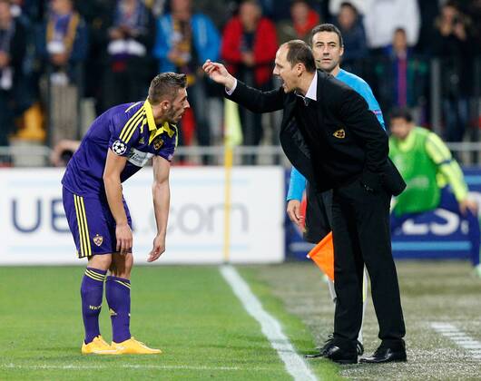 SOCCER - CL, Maribor vs Chelsea MARIBOR,SLOVENIA,05.NOV.14 - SOCCER - UEFA Champions League, group stage, NK Maribor vs Chelsea FC. Image shows head coach Ante Simundza (Maribor). 